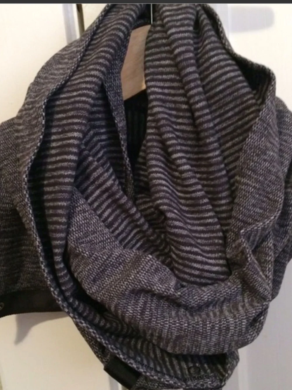 Lululemon Vinyasa Wrap Scarf - Picture 2 of 5